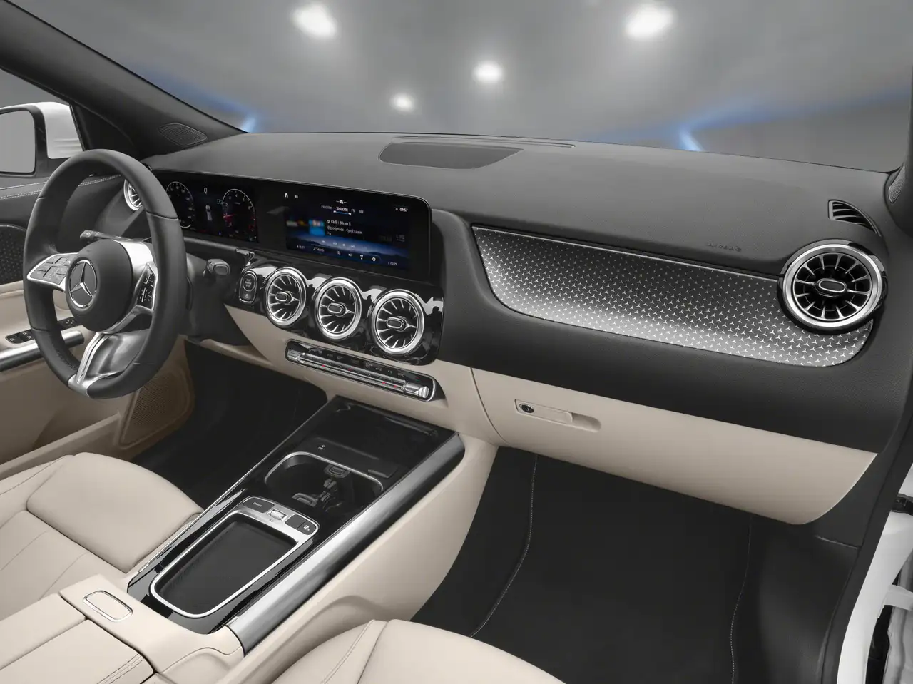 Mercedes-Benz GLA - Image 11