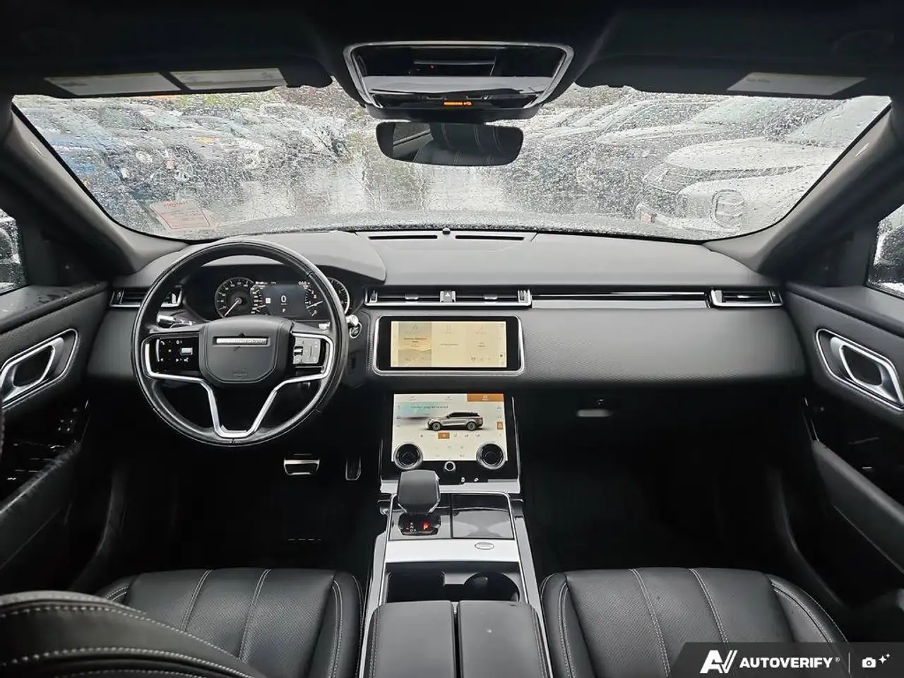 Land Rover Range Rover Velar - Image 24