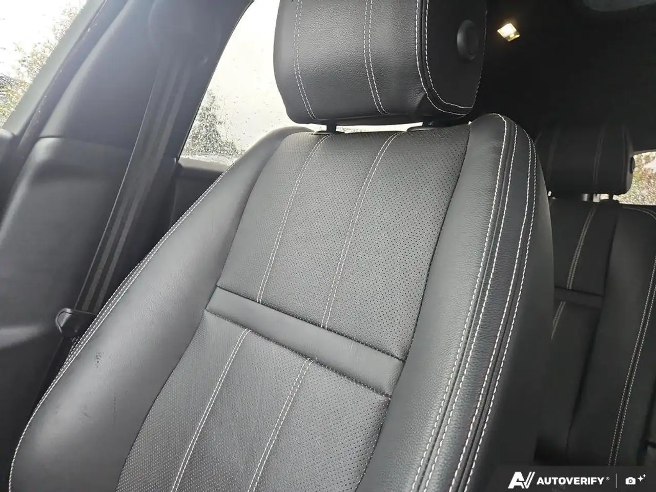 Land Rover Range Rover Velar - Image 20