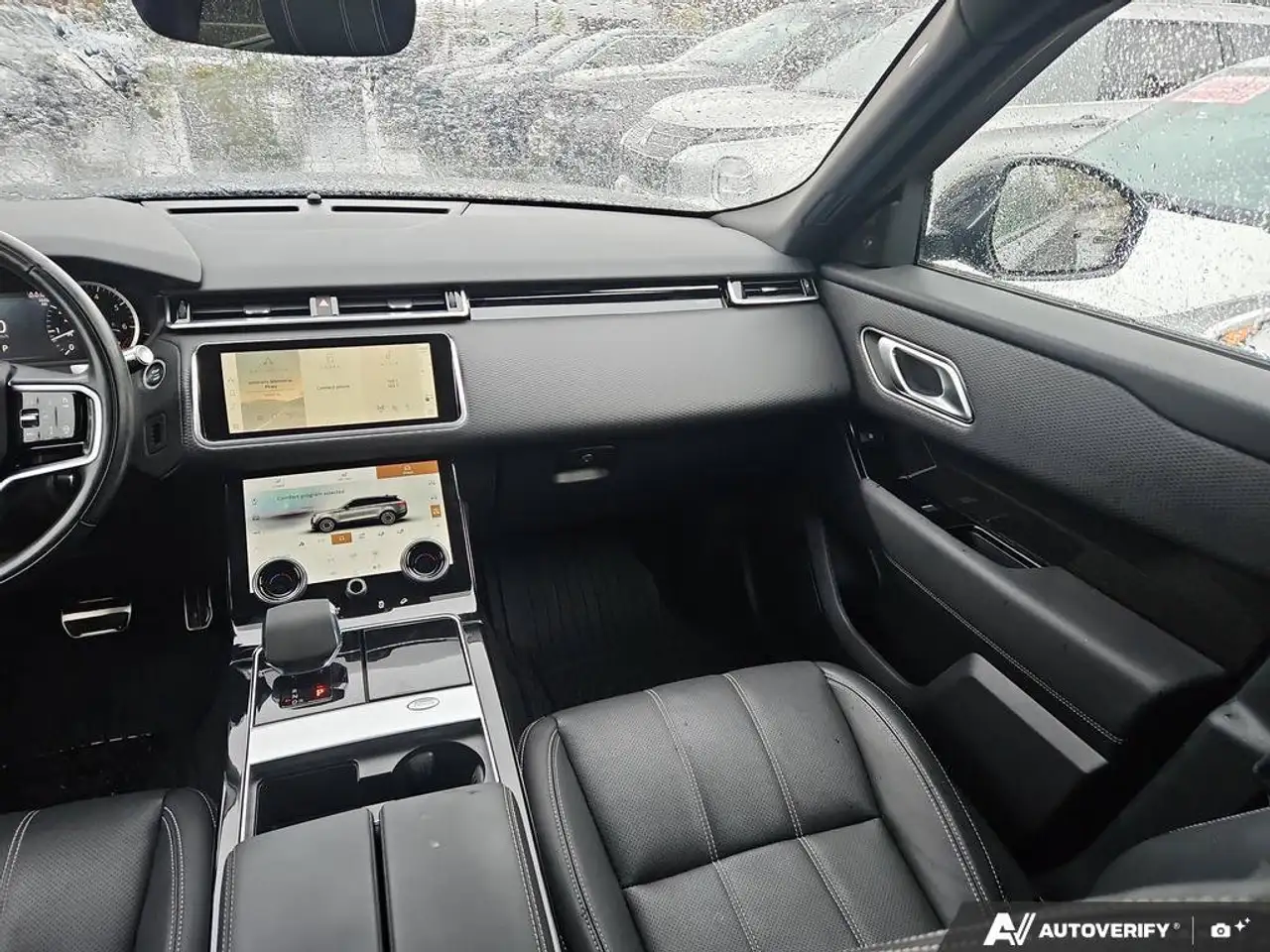 Land Rover Range Rover Velar - Image 25