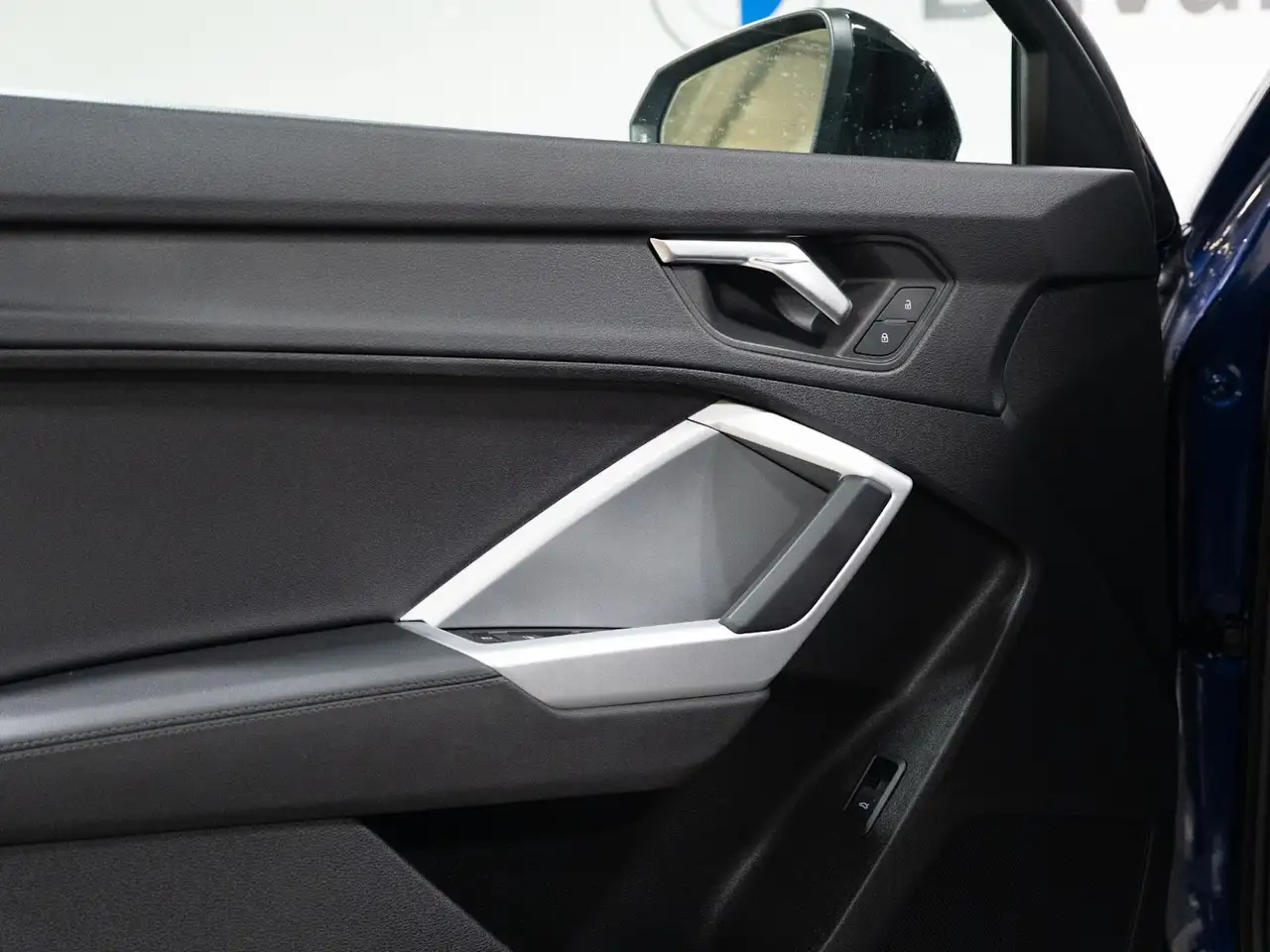 Audi Q3 - Image 14