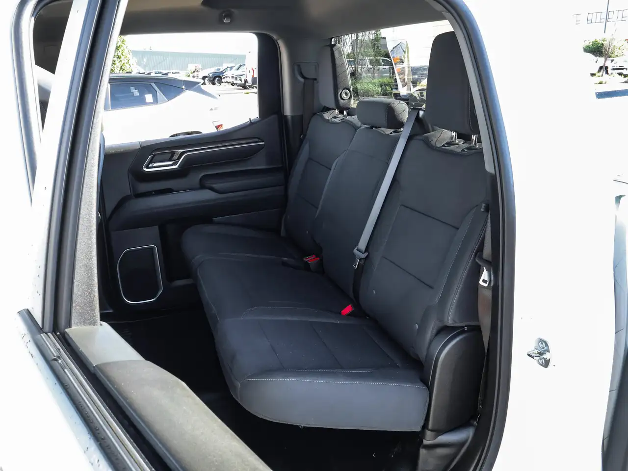 Chevrolet Silverado 1500 - Image 16