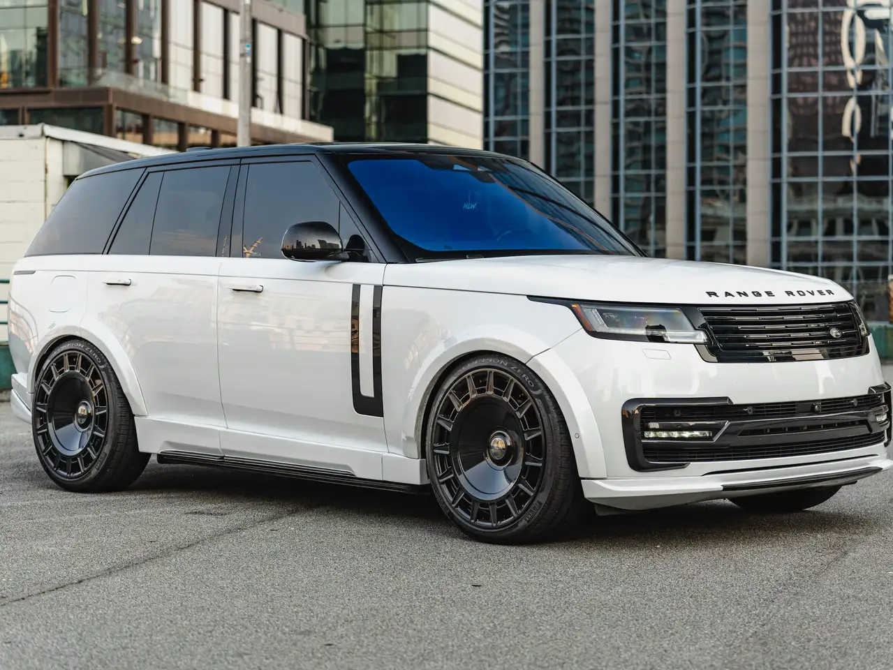 Land Rover Range Rover - Image 11