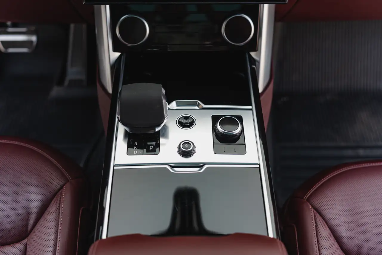 Land Rover Range Rover - Image 22