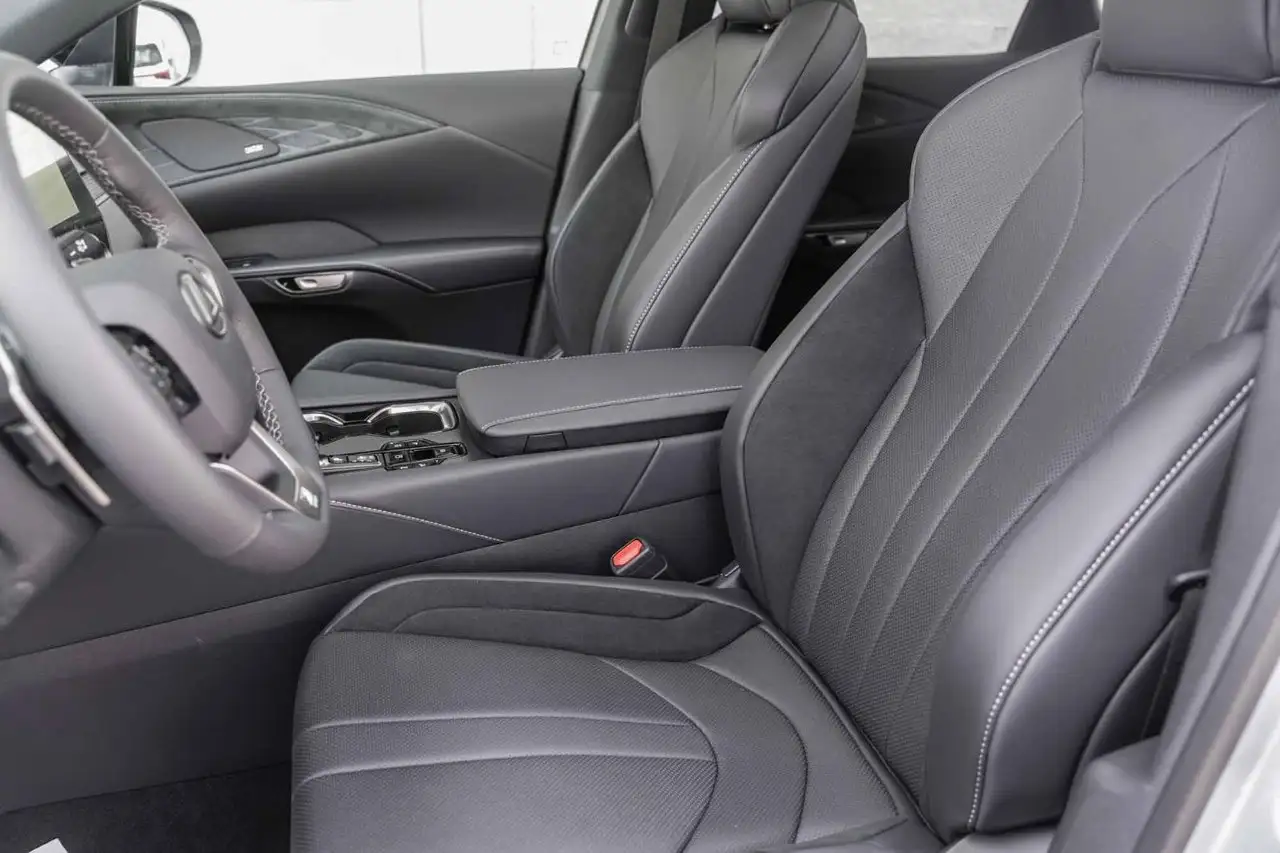 Lexus RX - Image 12
