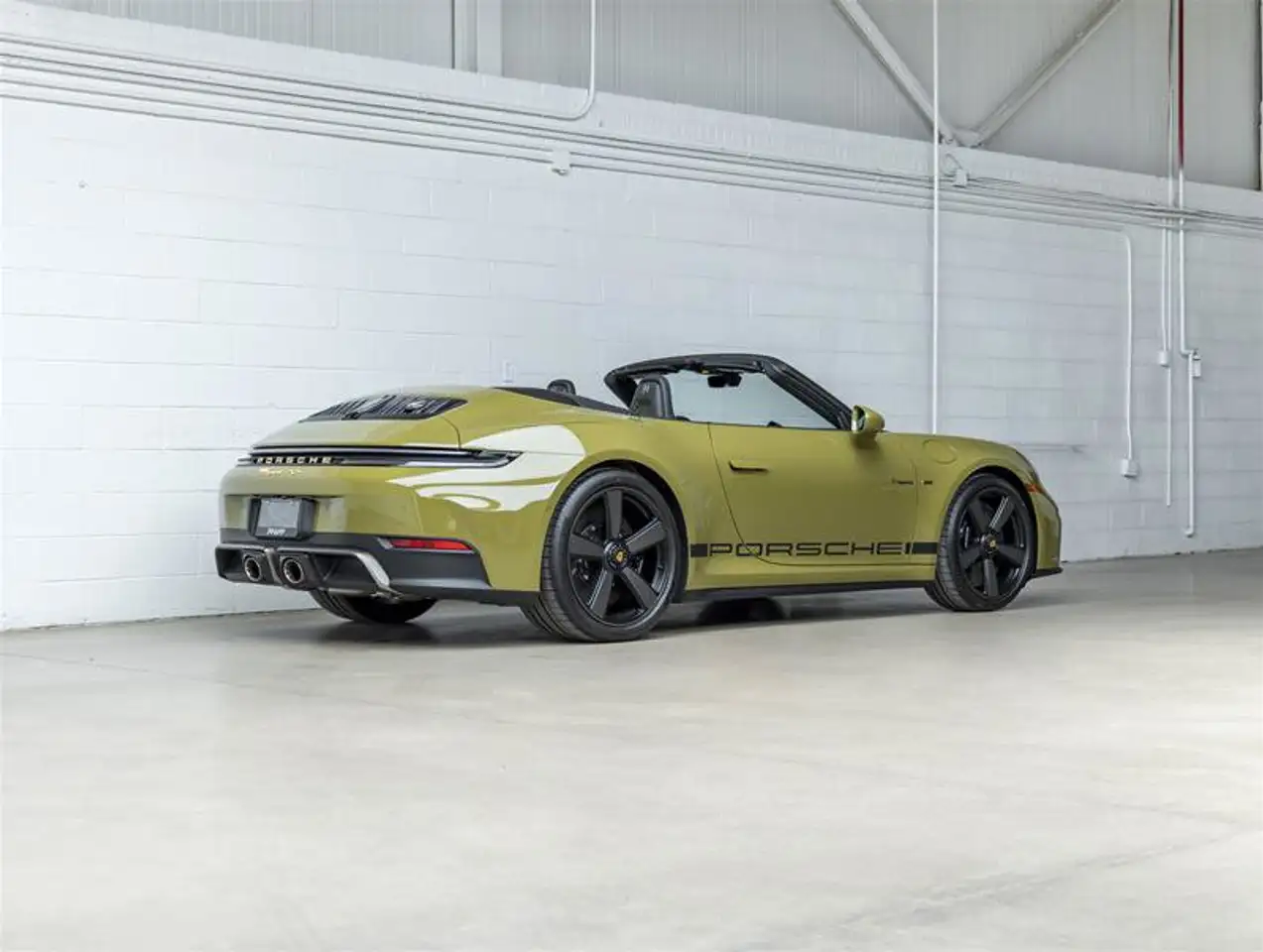 Porsche 911 - Image 28