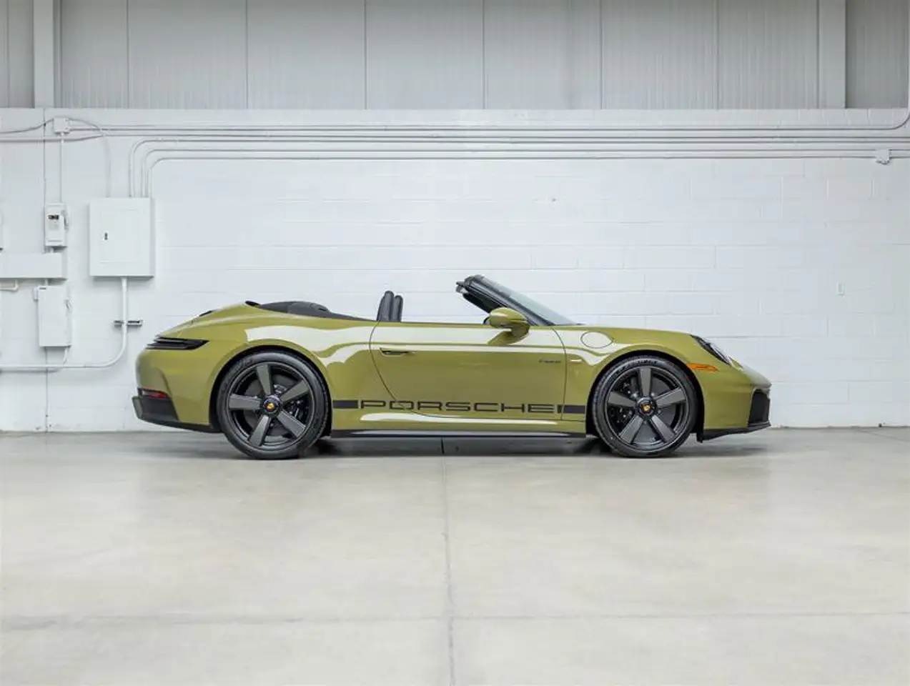 Porsche 911 - Image 29