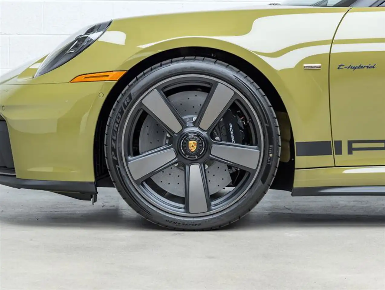Porsche 911 - Image 11