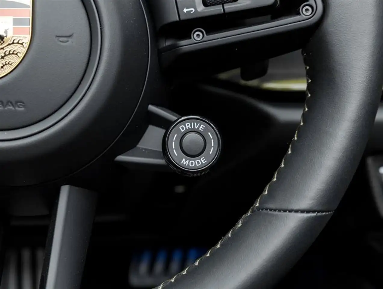 Porsche 911 - Image 44