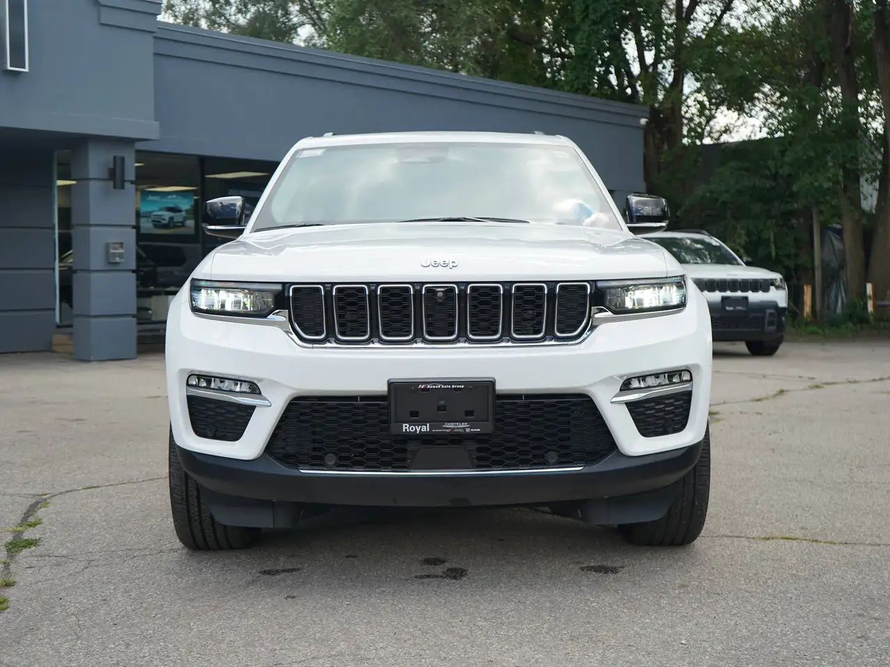 Jeep Grand Cherokee - Image 4