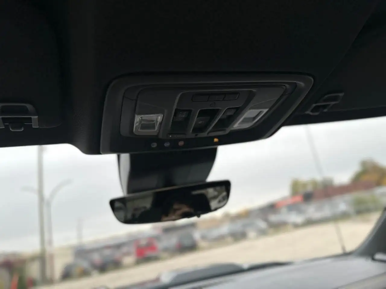 Chevrolet Silverado 1500 - Image 18