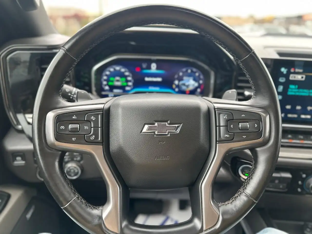 Chevrolet Silverado 1500 - Image 11