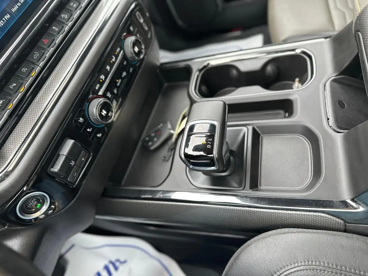 Chevrolet Silverado 1500 - Image 14