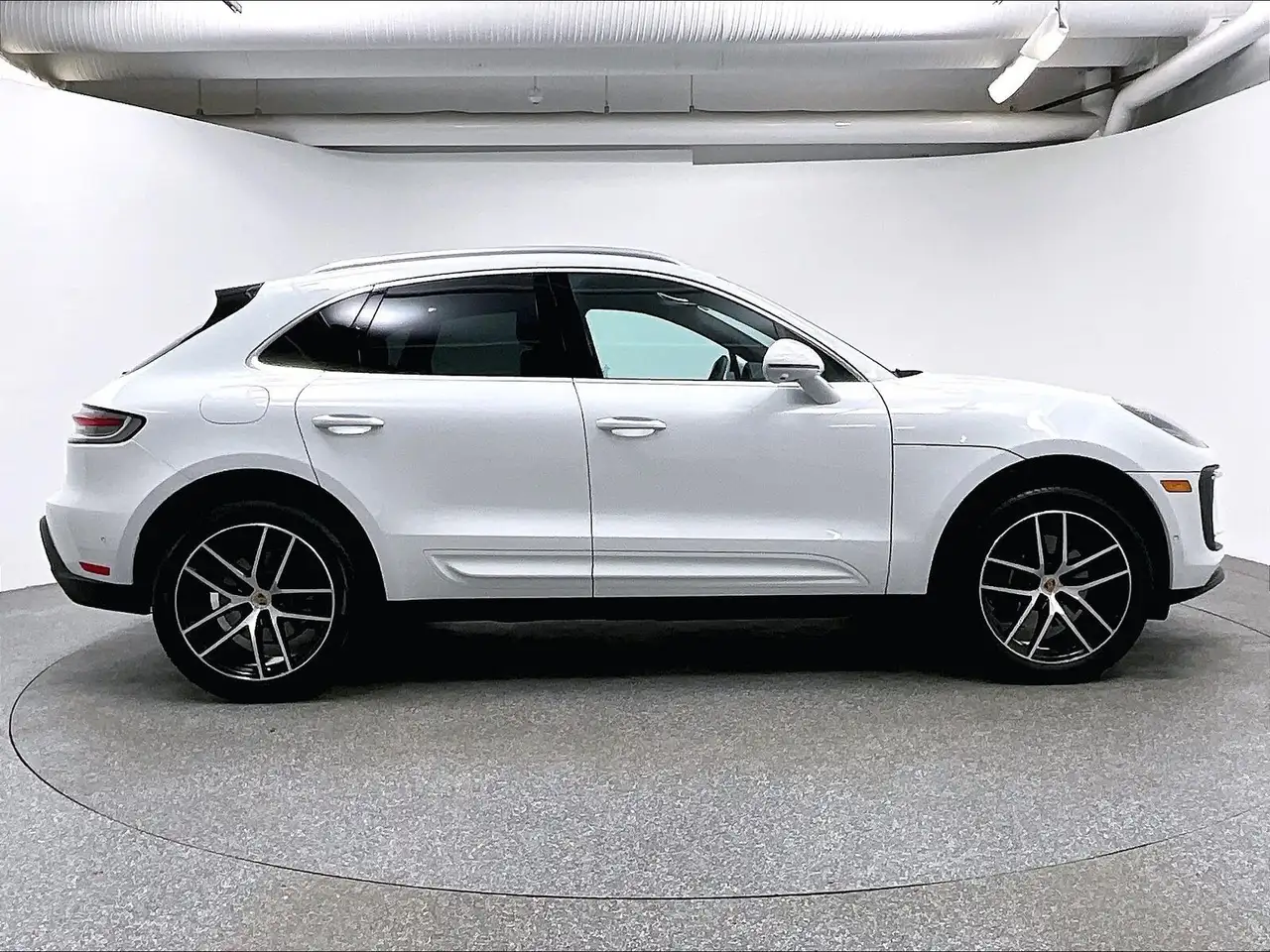 Porsche Macan - Image 4