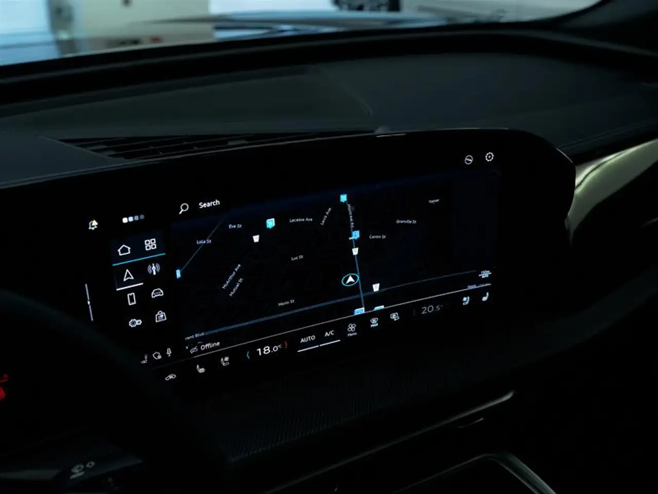 Audi SQ5 - Image 36