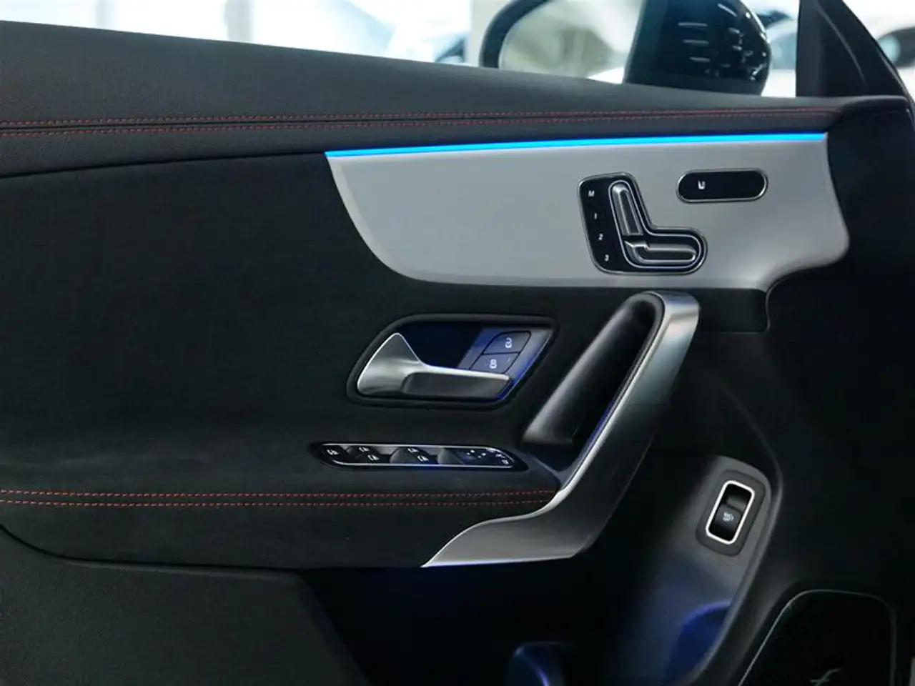 Mercedes-Benz CLA - Image 26