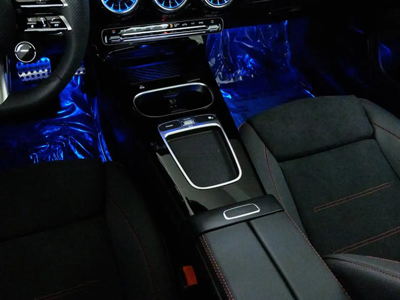 Mercedes-Benz CLA - Image 33