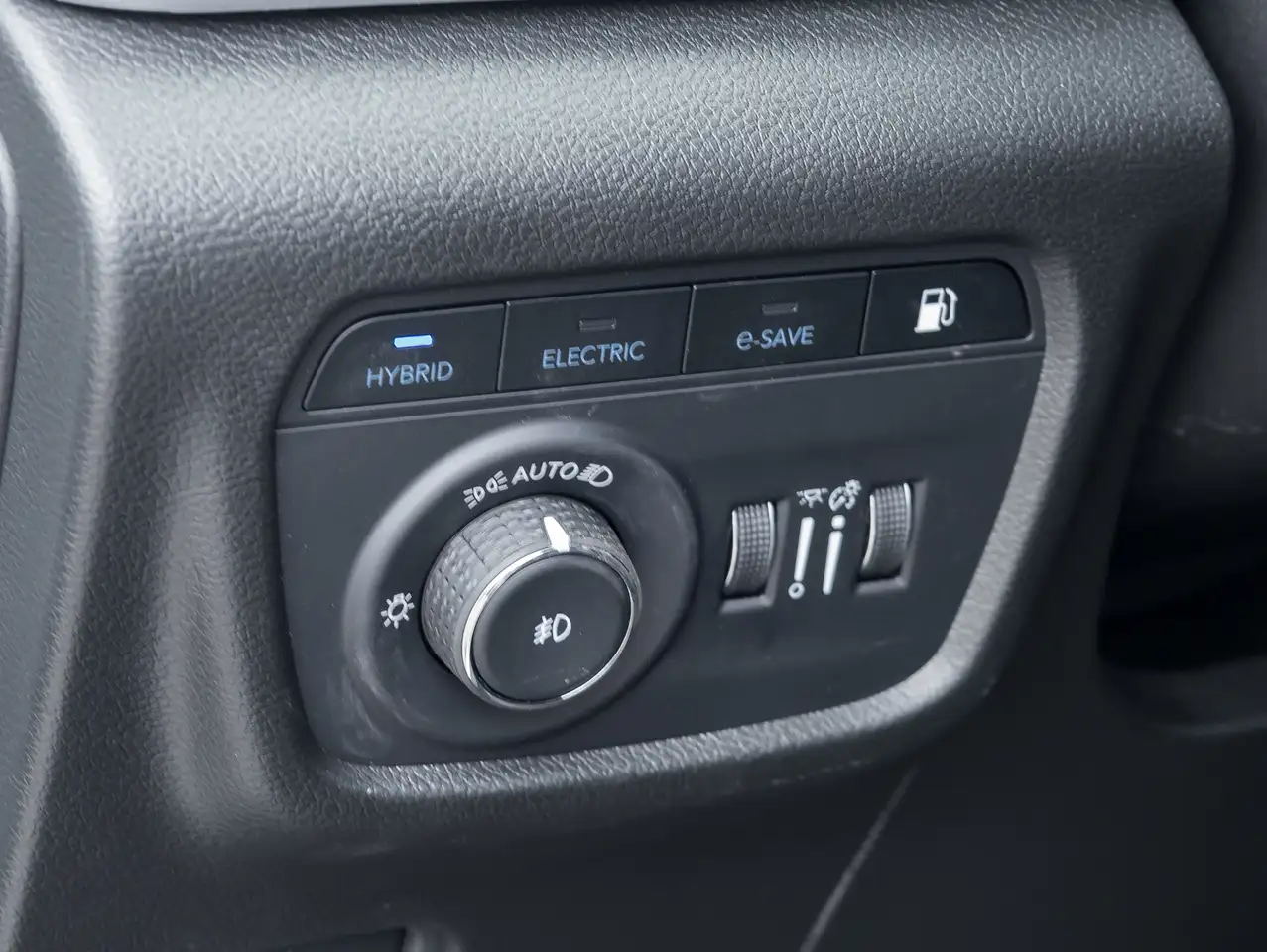 Jeep Grand Cherokee - Image 18