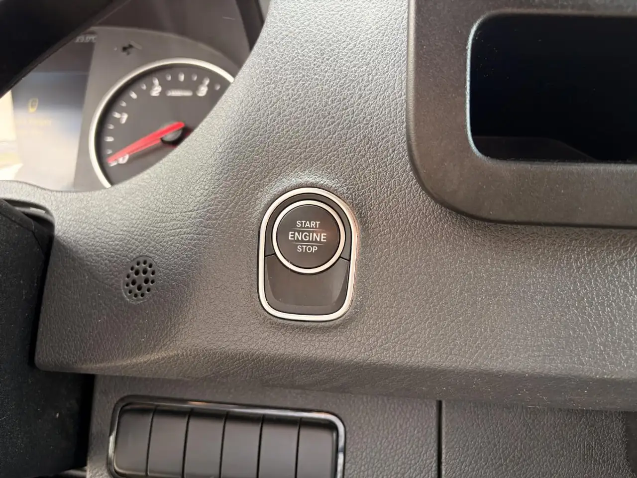 Mercedes-Benz Sprinter - Image 18