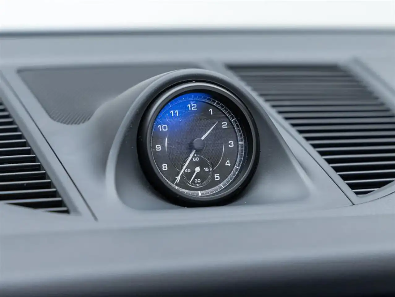 Porsche Macan - Image 31
