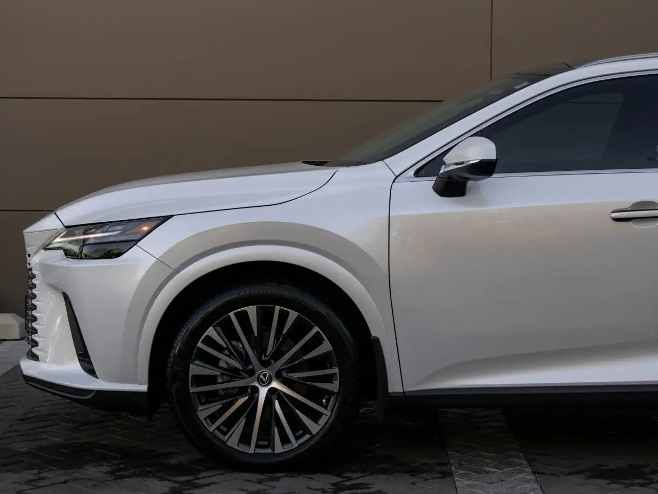 Lexus RX - Image 2