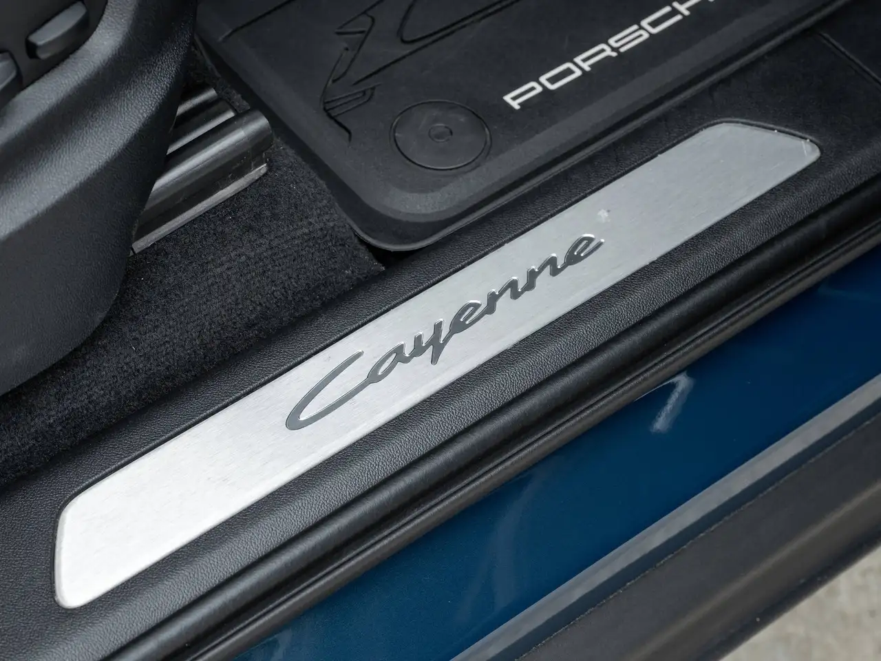 Porsche Cayenne - Image 30
