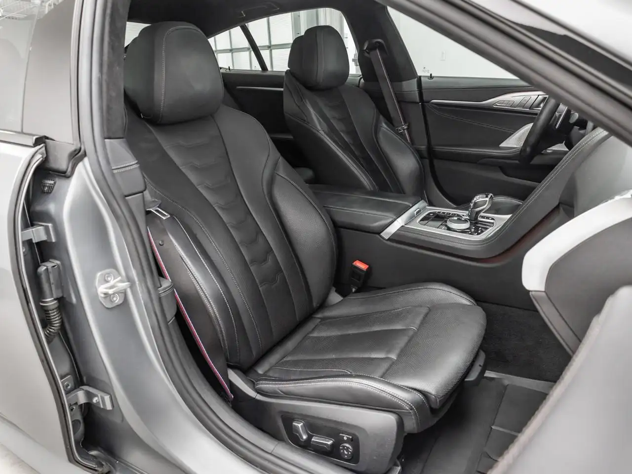BMW 8 Series - Image 29