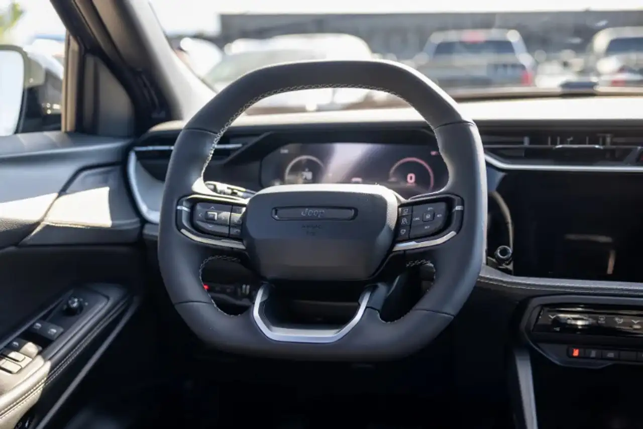 Jeep Cherokee - Image 18