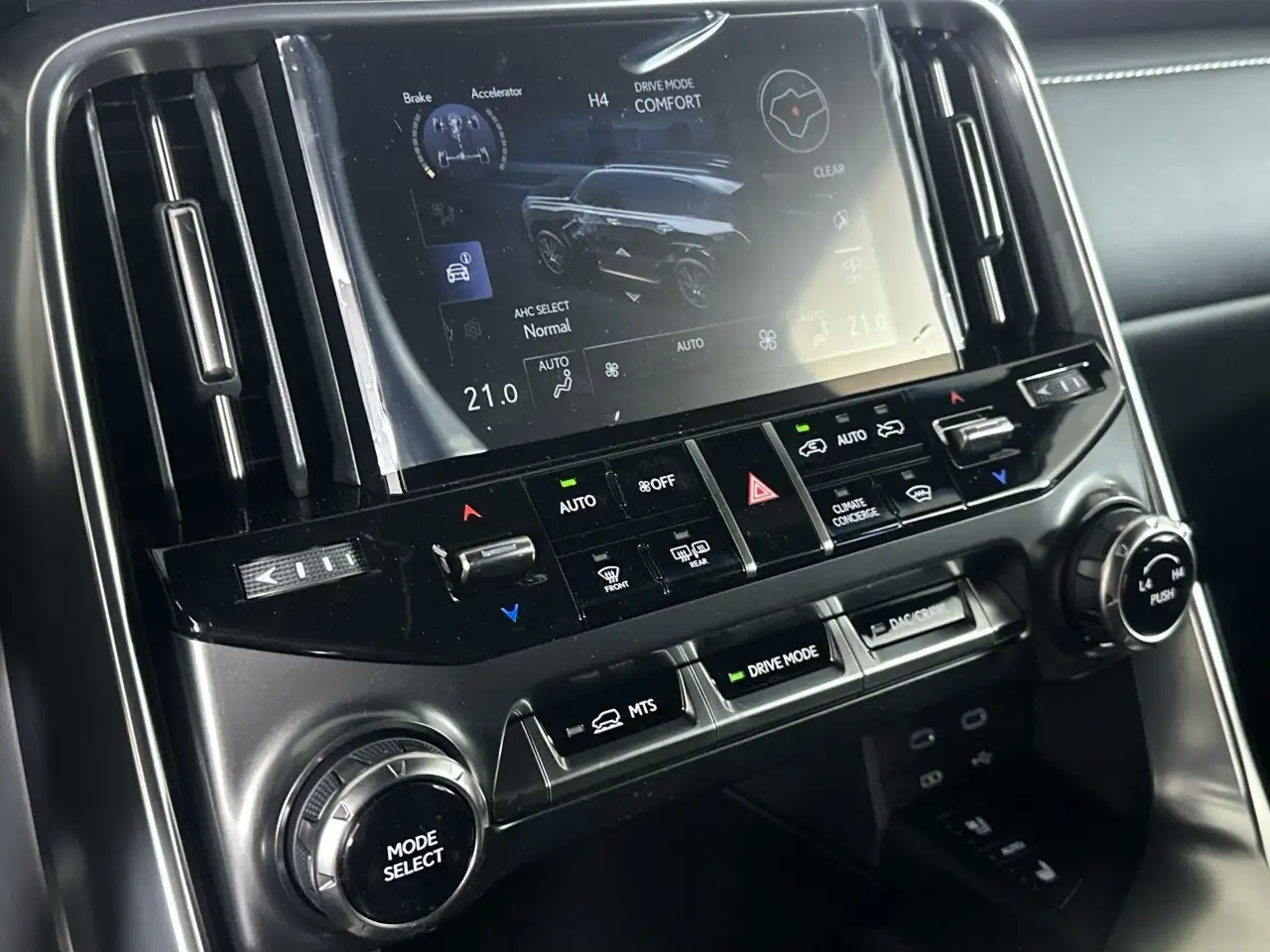 Lexus LX - Image 15