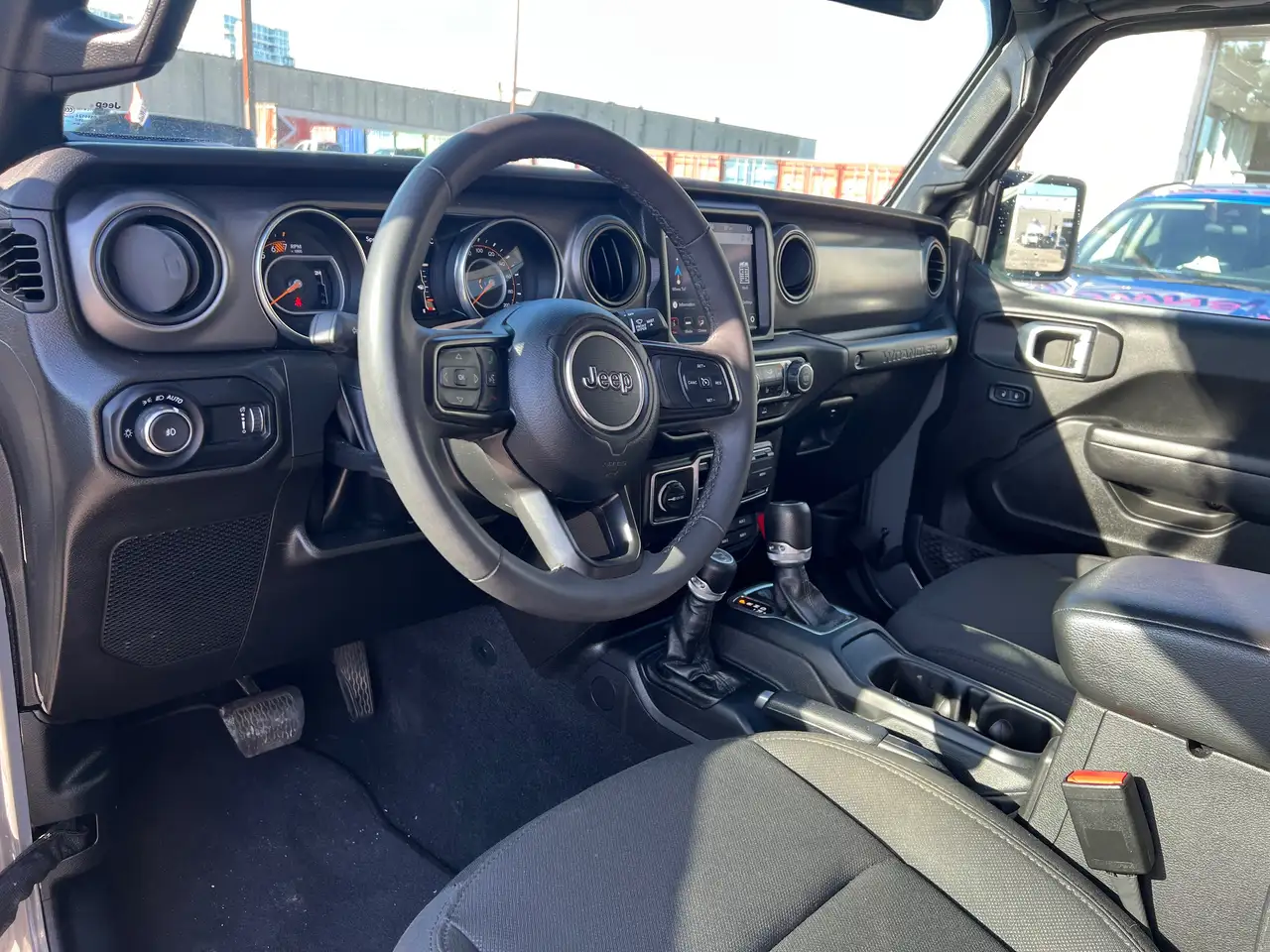 Jeep Wrangler - Image 14