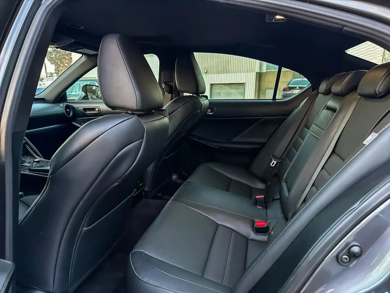 Lexus IS - Image 25