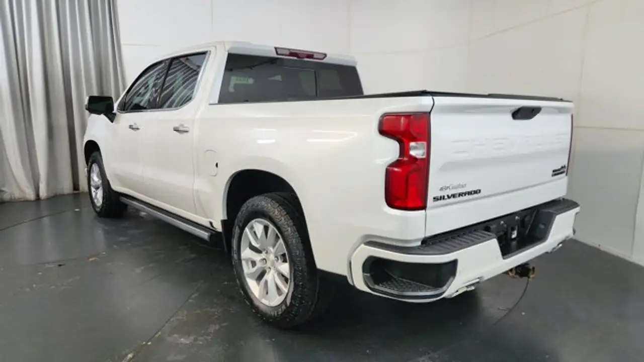 Chevrolet Silverado 1500 - Image 4