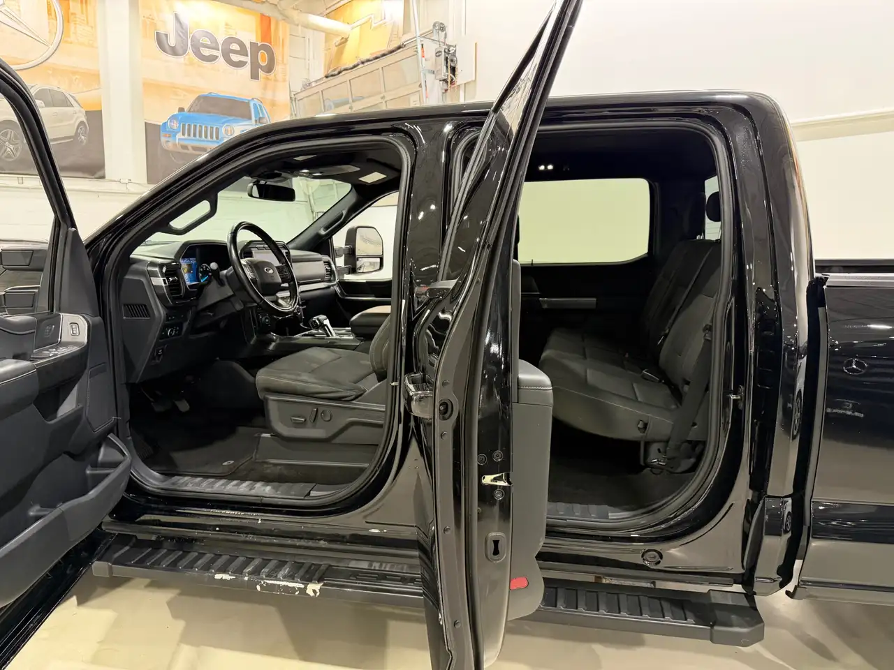 Ford F-150 - Image 9
