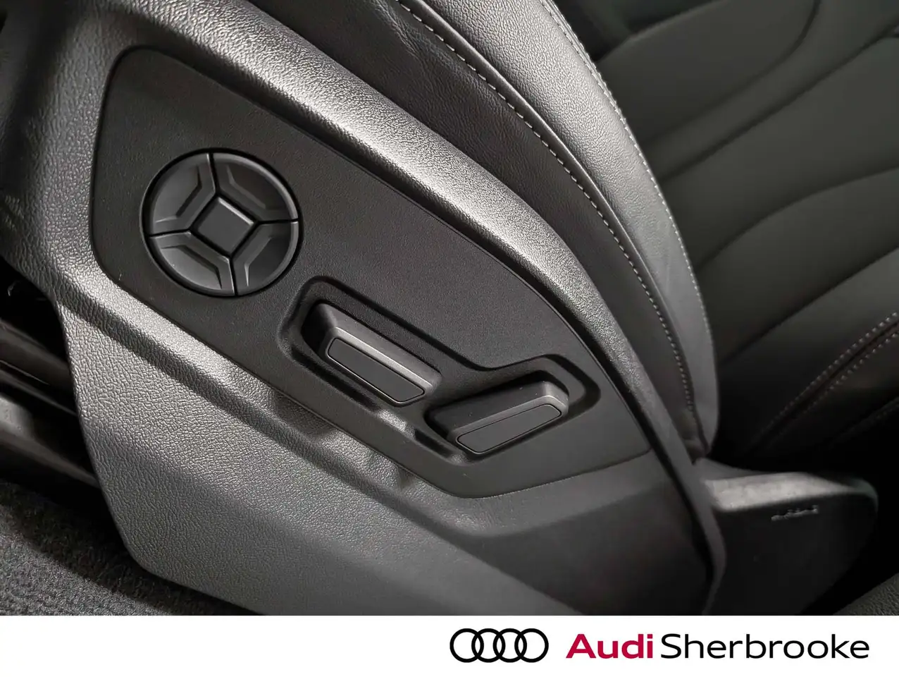 Audi Q7 - Image 11