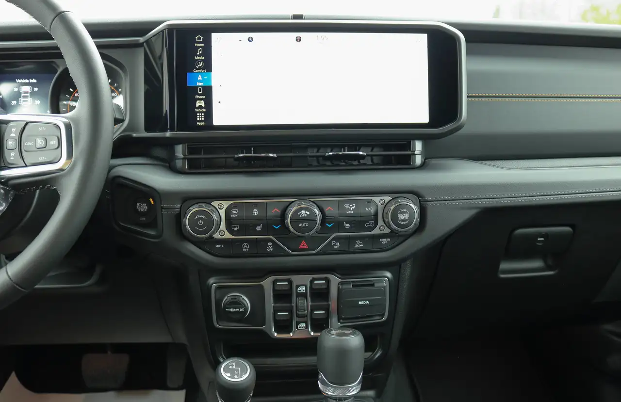 Jeep Wrangler - Image 20