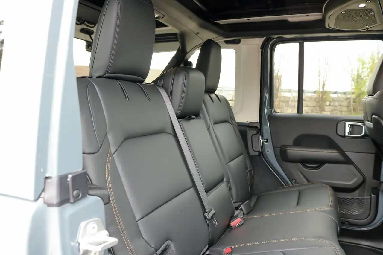 Jeep Wrangler - Image 29