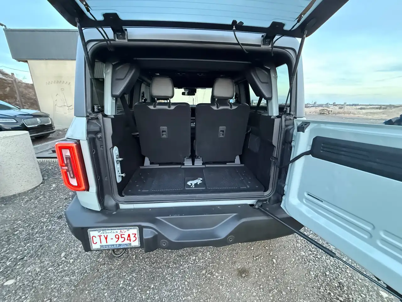Ford Bronco - Image 6
