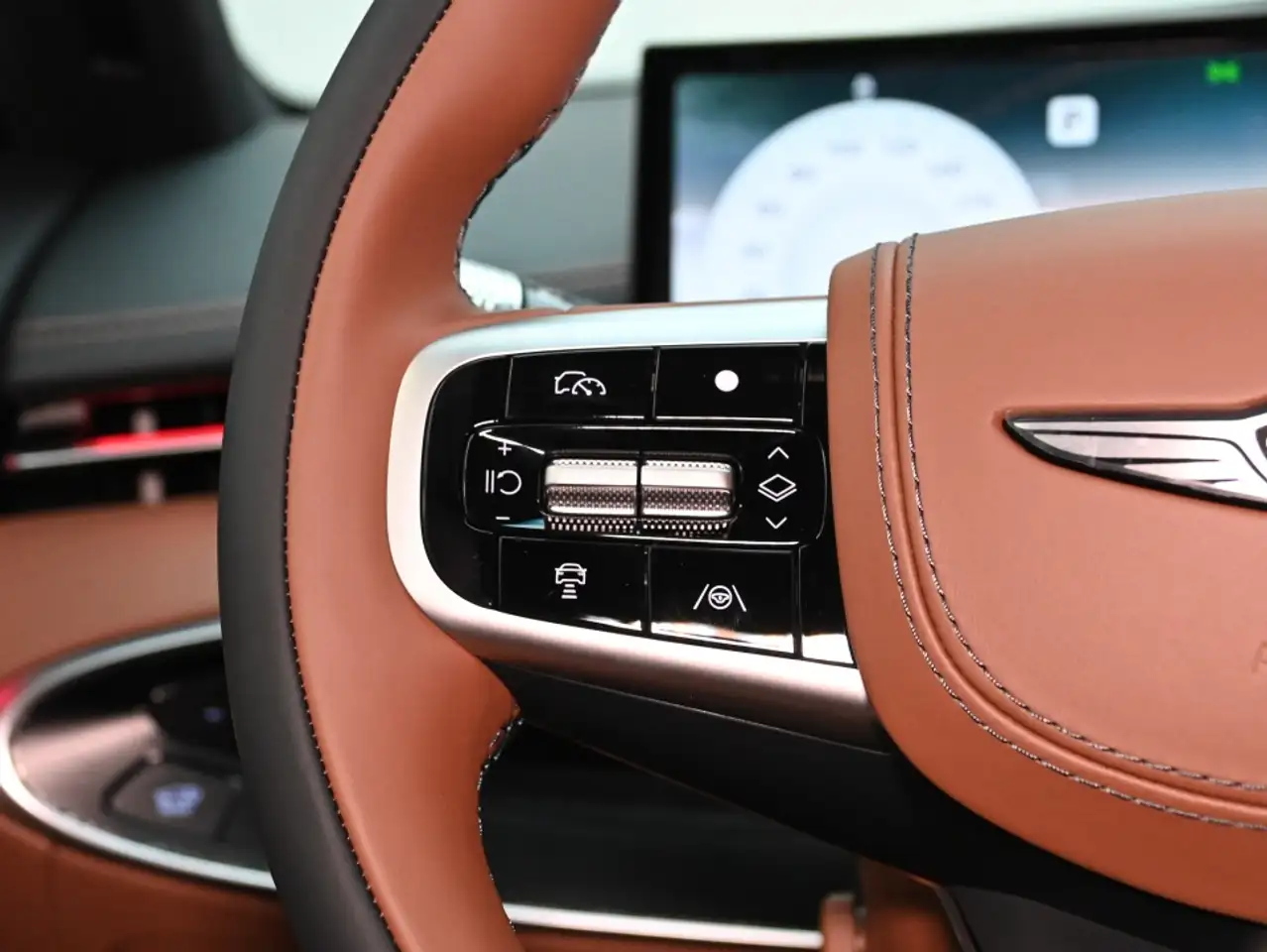 Genesis GV70 - Image 23