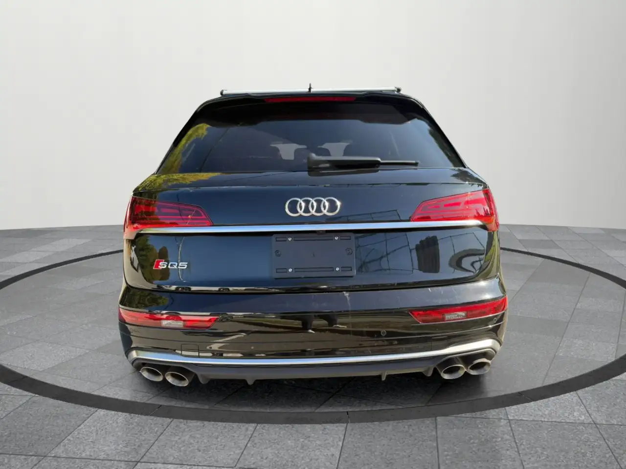 Audi SQ5 - Image 7