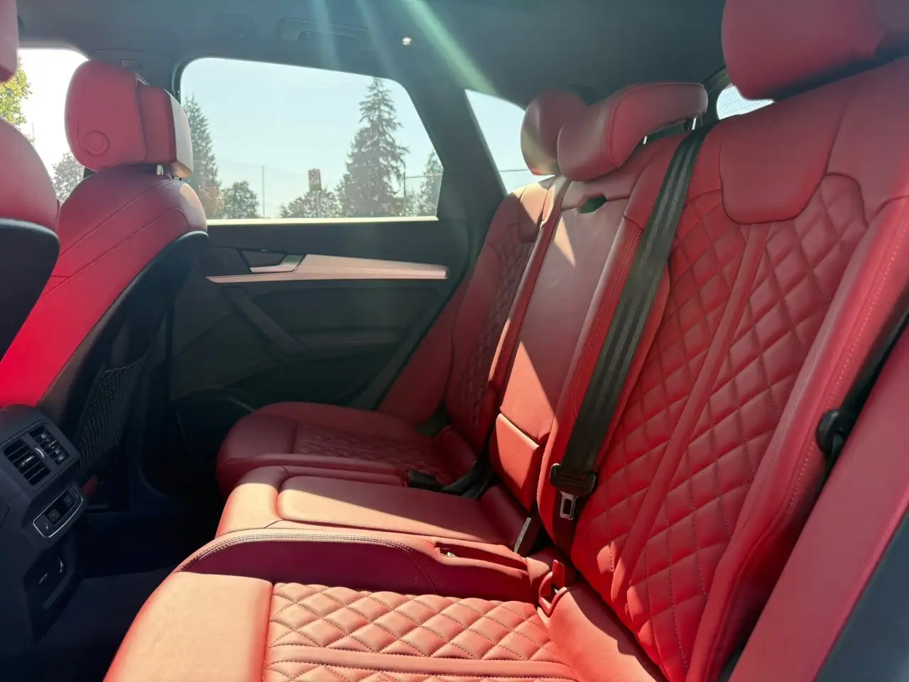 Audi SQ5 - Image 12