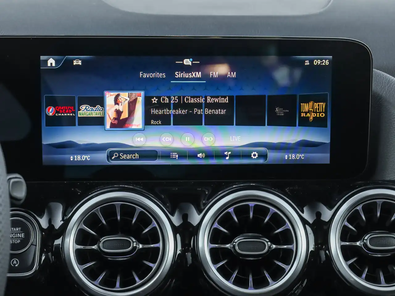 Mercedes-Benz GLA - Image 22