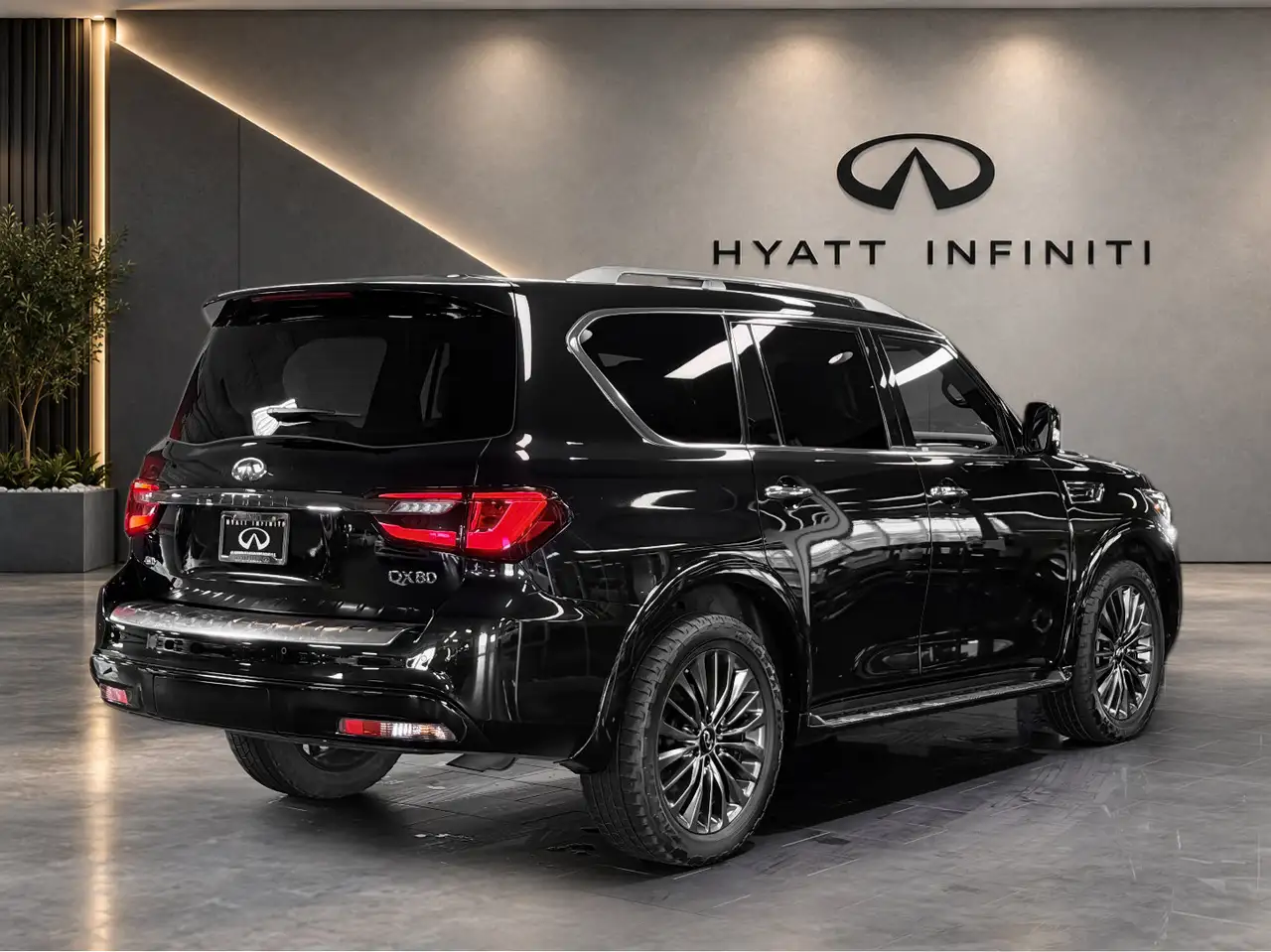 Infiniti QX80 - Image 5