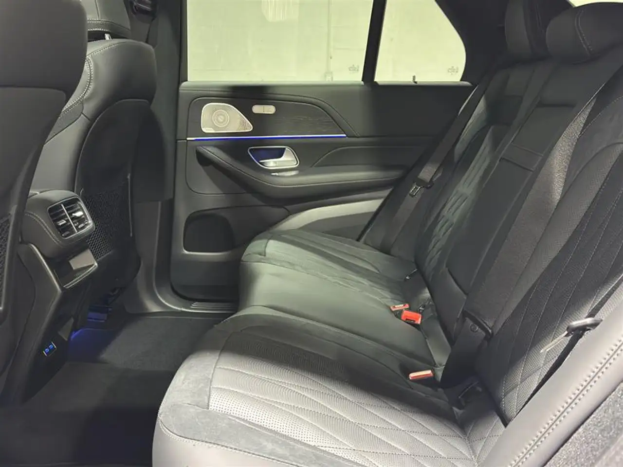 Mercedes-Benz GLE - Image 24
