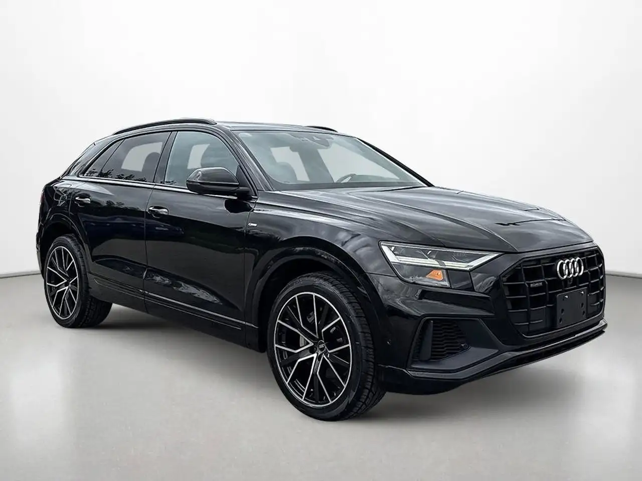 Audi Q8 - Image 8