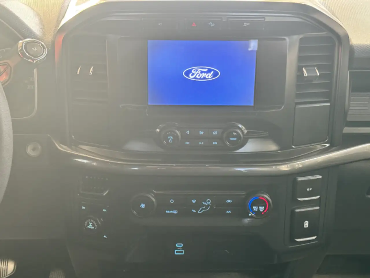 Ford F-150 - Image 14