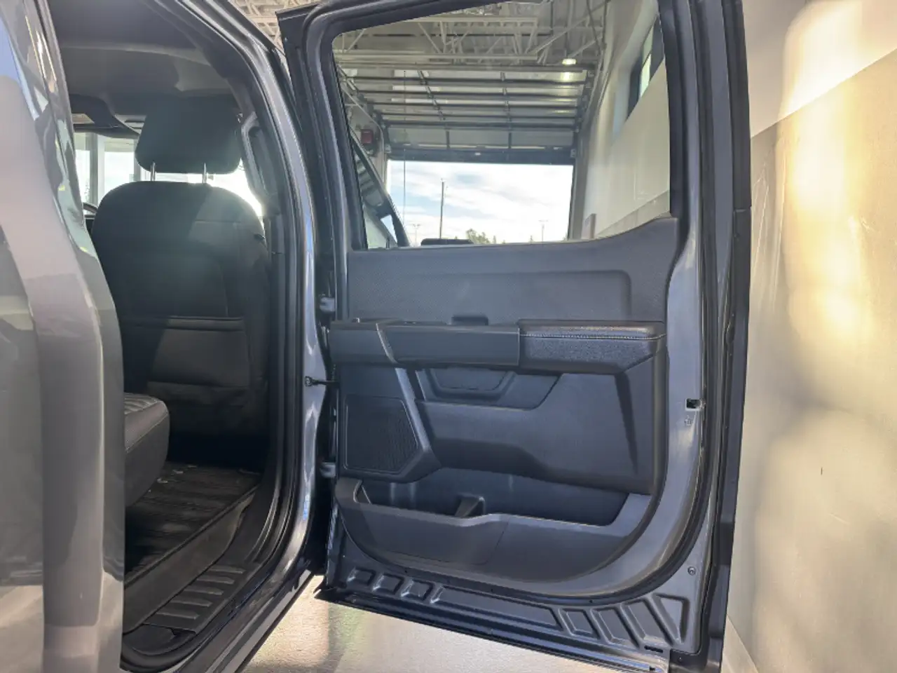 Ford F-150 - Image 18