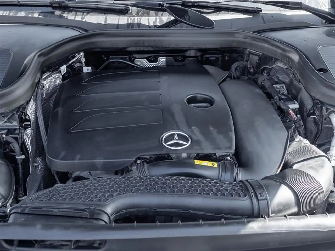 Mercedes-Benz GLC - Image 28
