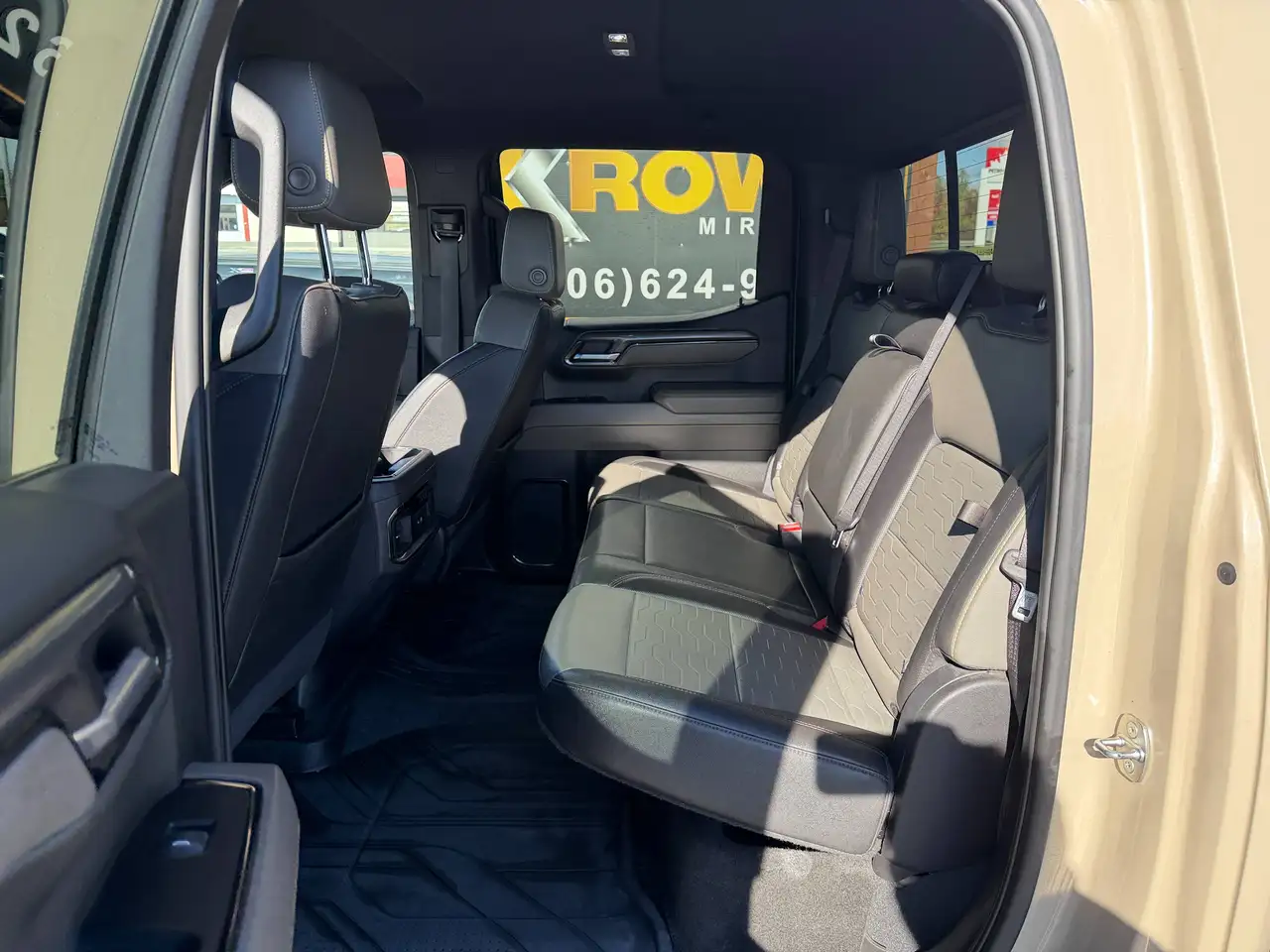 Chevrolet Silverado 1500 - Image 16