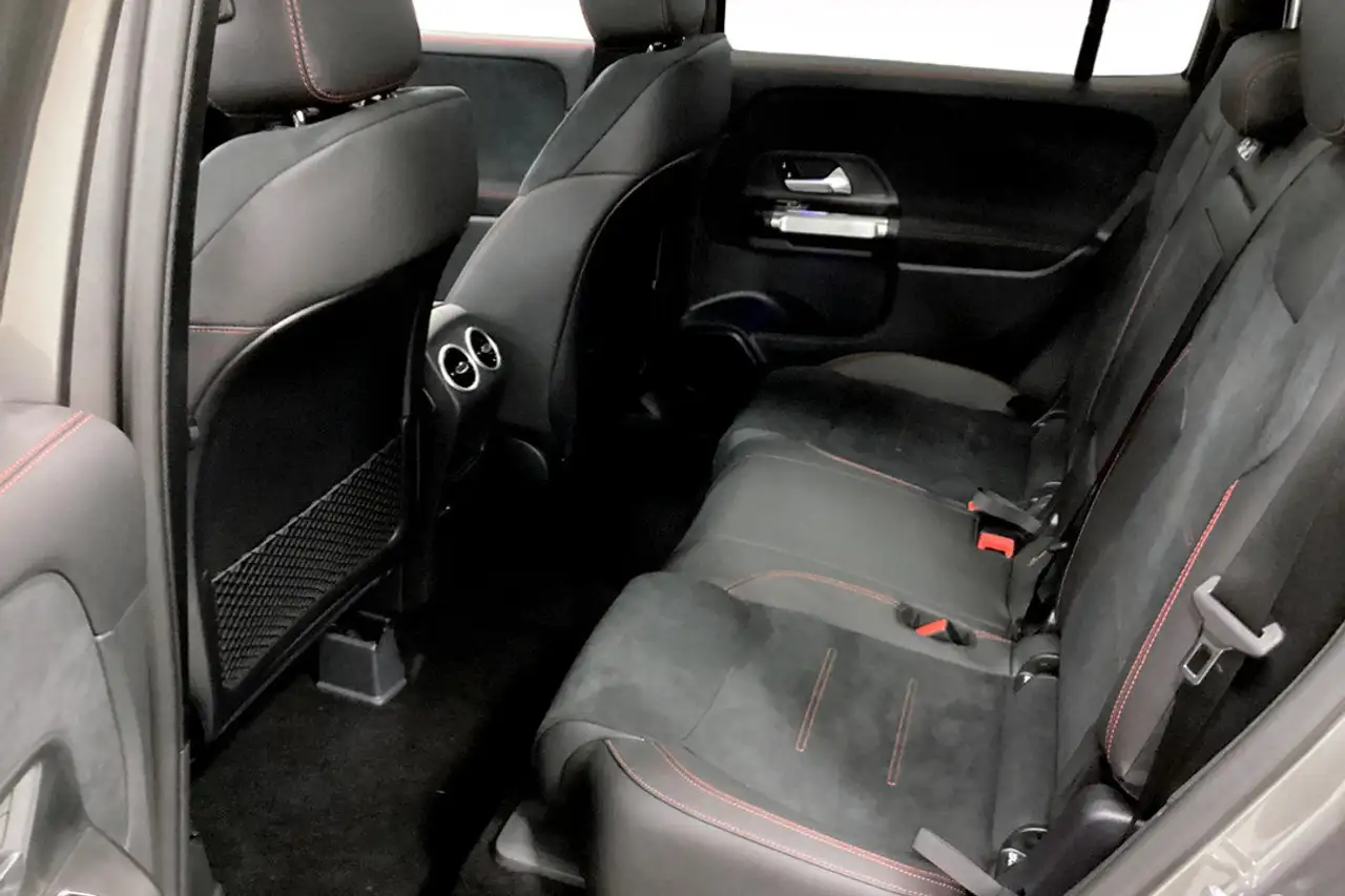 Mercedes-Benz GLB - Image 12