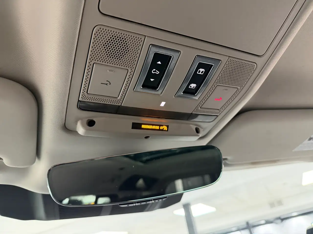 Land Rover Defender - Image 19